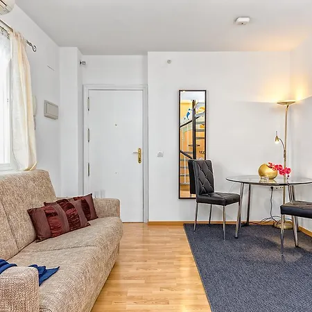 アパート One-bedroom With Terrace Picasso マラガ